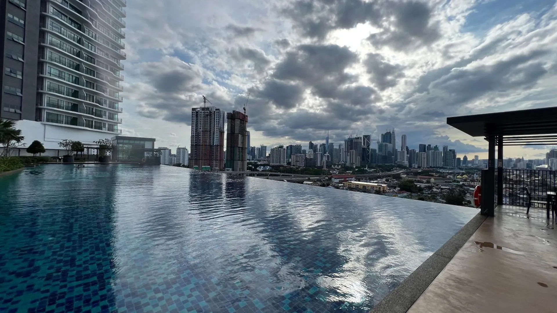 Datum Jelatek Sky Resident Klcc By Deen 吉隆坡 0*,